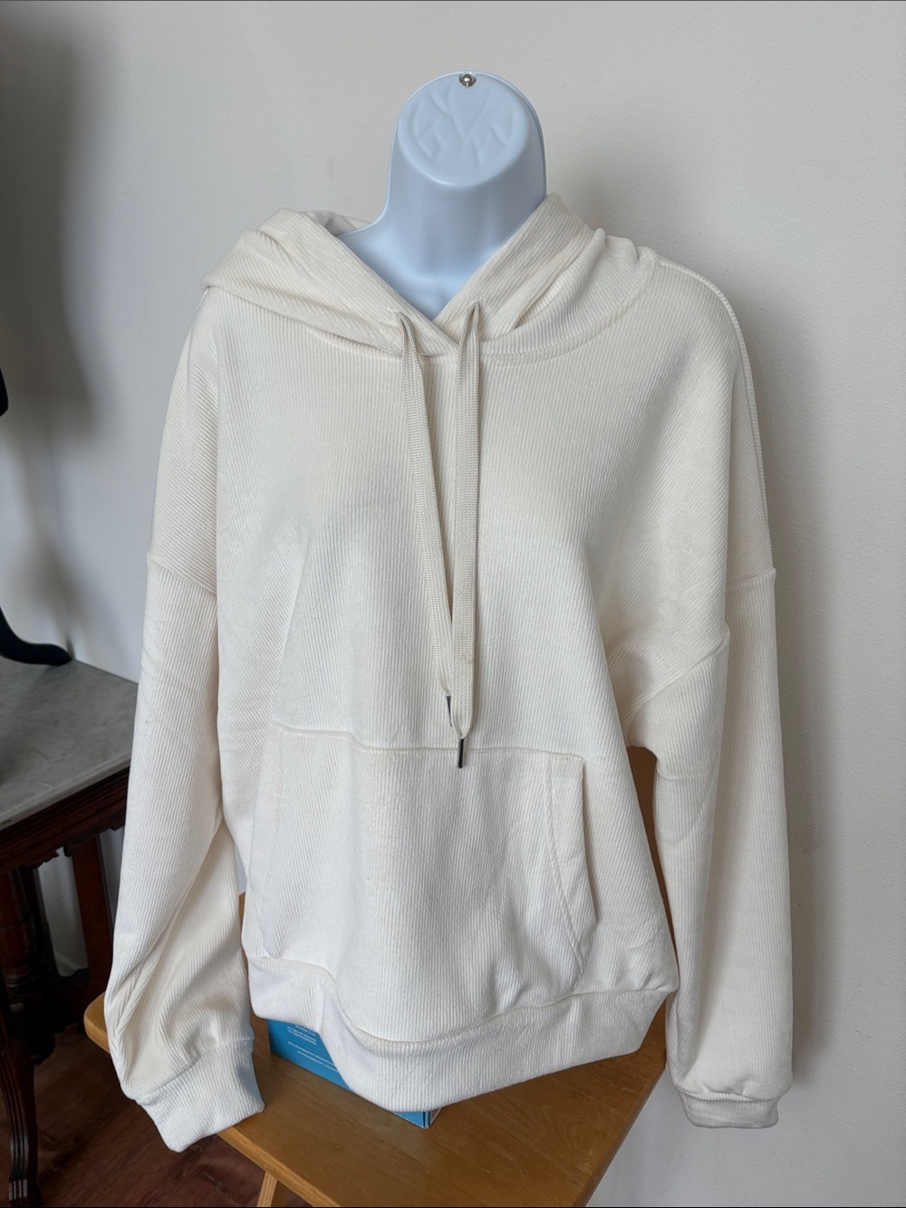 Yogalicious Cream Oversized Hoodie Sweatshirt with Drawstring Hood Size Large